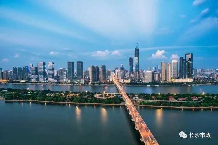 以城市，見未來；與城市，共成長